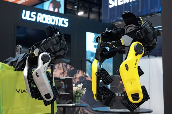 全球首款潮流外骨骼亮相CES，突破技术桎梏引领未来生活(图2)